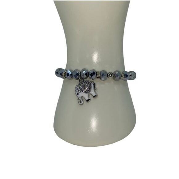 New NWT Silver Beaded Silver-Tone Rhinestone Elephant Pendant Stretch Bracelet - Picture 1 of 7